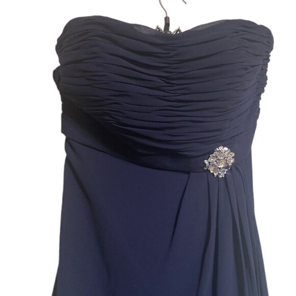 Mori Lee Bridesmaids Dress 686 Chiffon w Beaded Brooch Size 10 Navy Blue - Picture 3 of 7